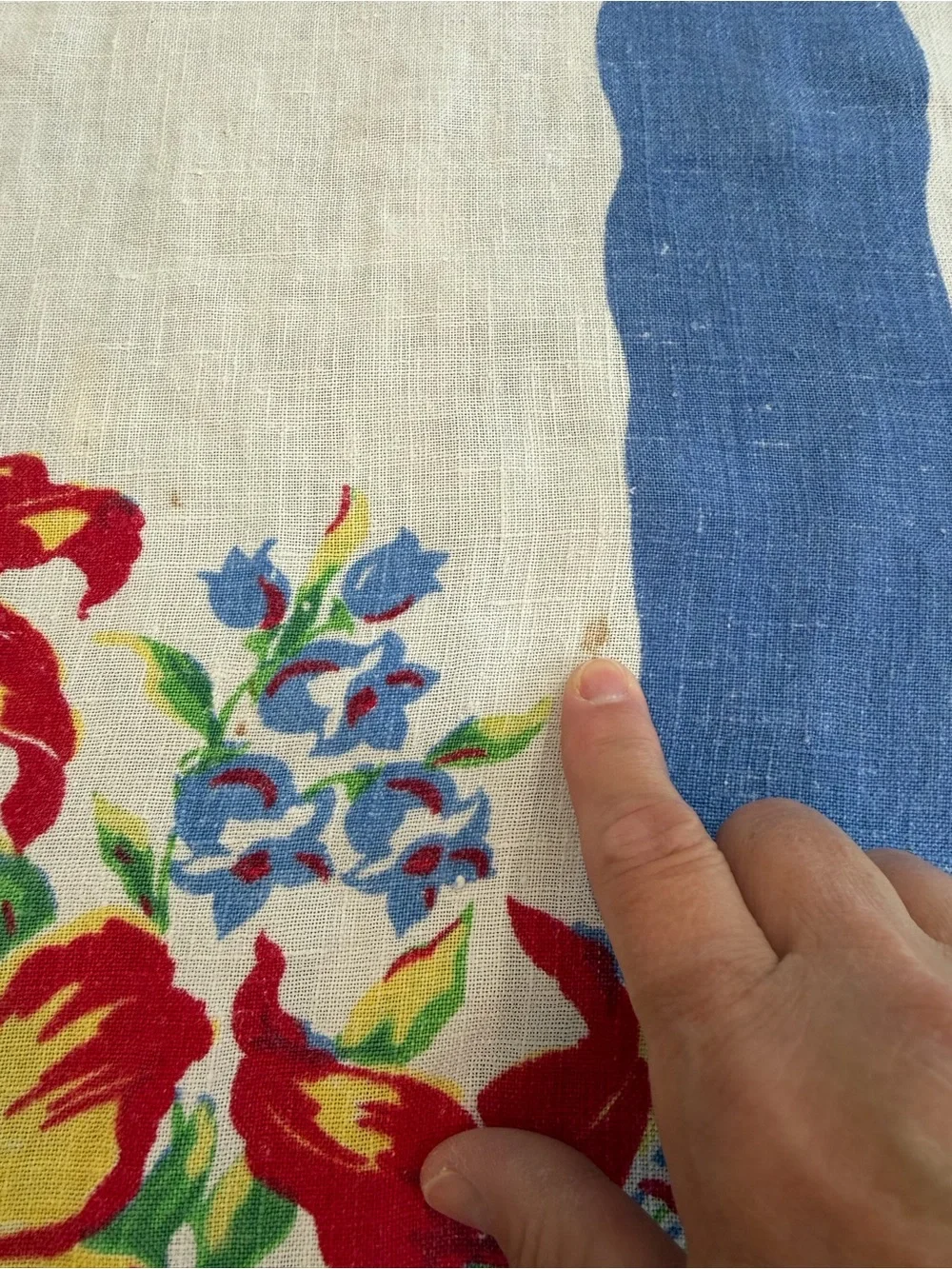 Vintage square mid century floral blue border tablecloth 48”x47” Rockabilly